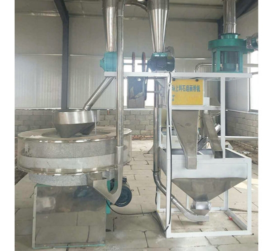 石磨面粉機(jī)廠家的小編為您介紹:如何調(diào)節(jié)石磨的研磨細(xì)度？