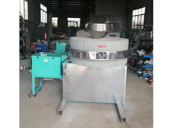 石磨單機(jī)研磨細(xì)度一般調(diào)多少？鑫峰面粉機(jī)械問您簡述